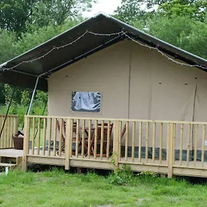 Lodge Canadian Fields, York